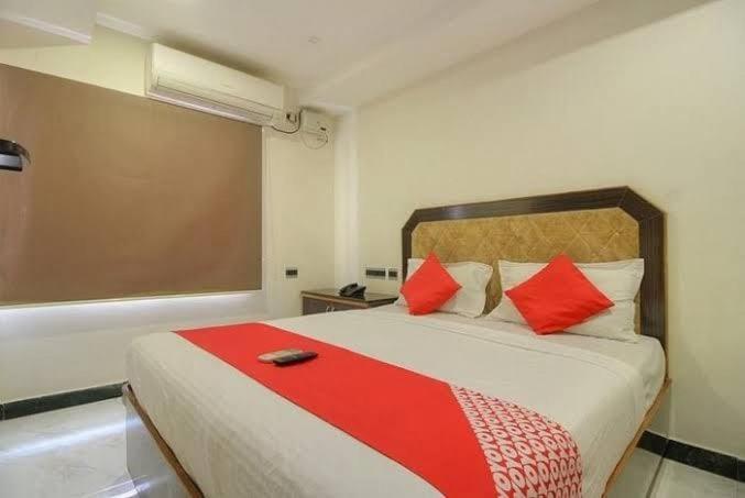 Hotel Srees Tiruchirappalli Екстер'єр фото