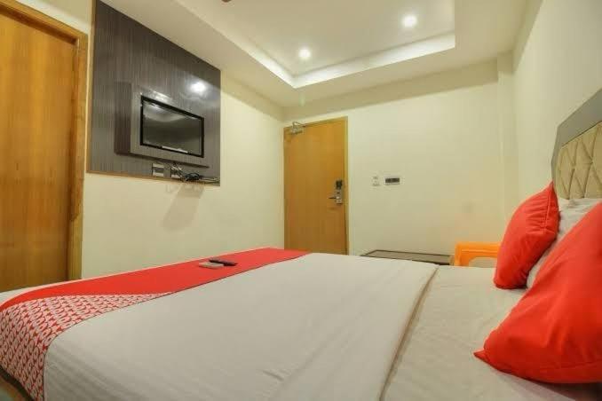 Hotel Srees Tiruchirappalli Екстер'єр фото